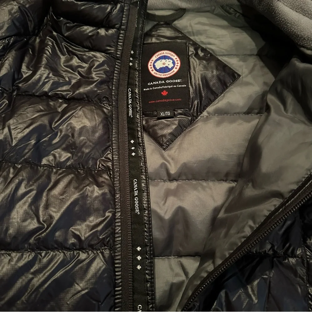 Canada Goose Men's Shiny Black Puffer Jacket - Picture 6 of 13